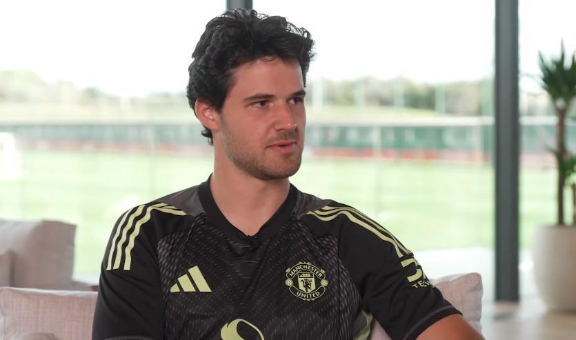 拉芒采访：我觉得自己是全能型门将；很仰慕诺伊尔和库尔图瓦